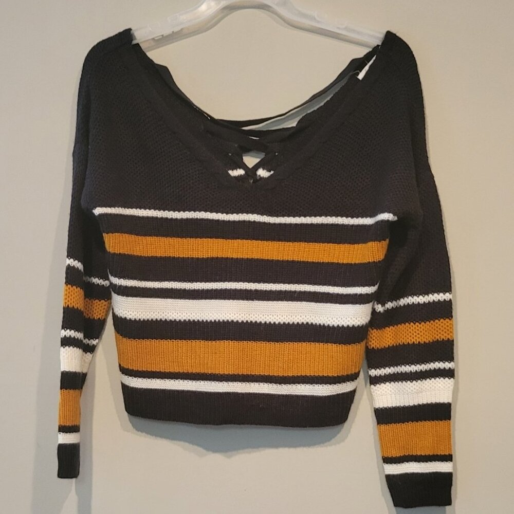 Full Circle Y2K Wide-Neck Cropped Sweater with Lace-up Back size XL
